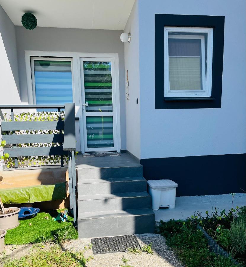 Wehr Orchidee Apartment Bagian luar foto